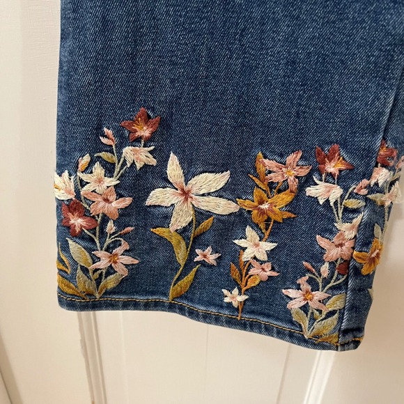 Driftwood Roxy Jeans 29 Crop Flare Floral Embroidered Hippie Boho Festival Y2K - Picture 2 of 5